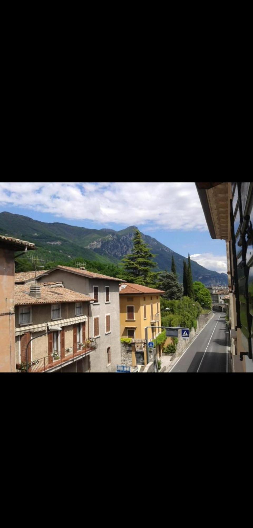 Casa Blu Jasmine Apartment Gargnano Bagian luar foto